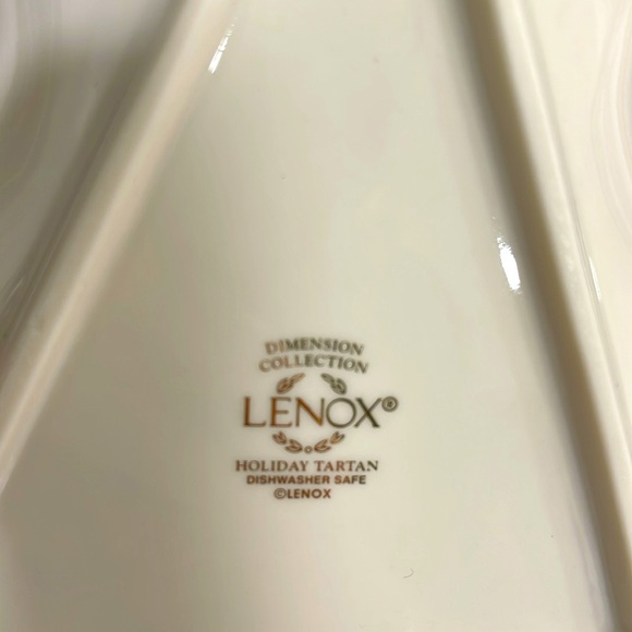 LENOX HOLIDAY TARTAN DIMENSION COLLECTION CHRISTMAS TREE SHAPED DISH 7.5” x 7” - Picture 8 of 10